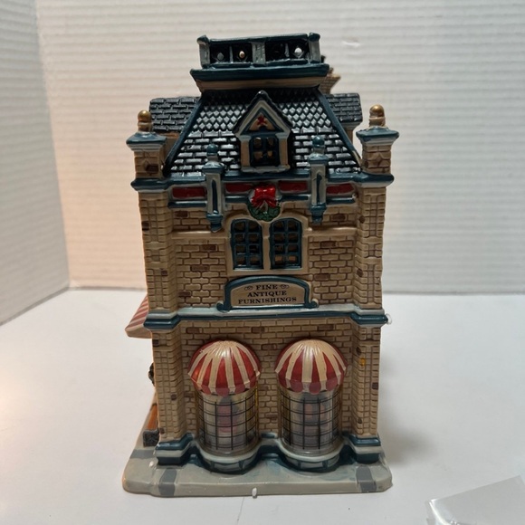 Lemax Carole Towne Collection 2004 Sotheby & Sons China & Antiques 3D Window - Picture 10 of 12